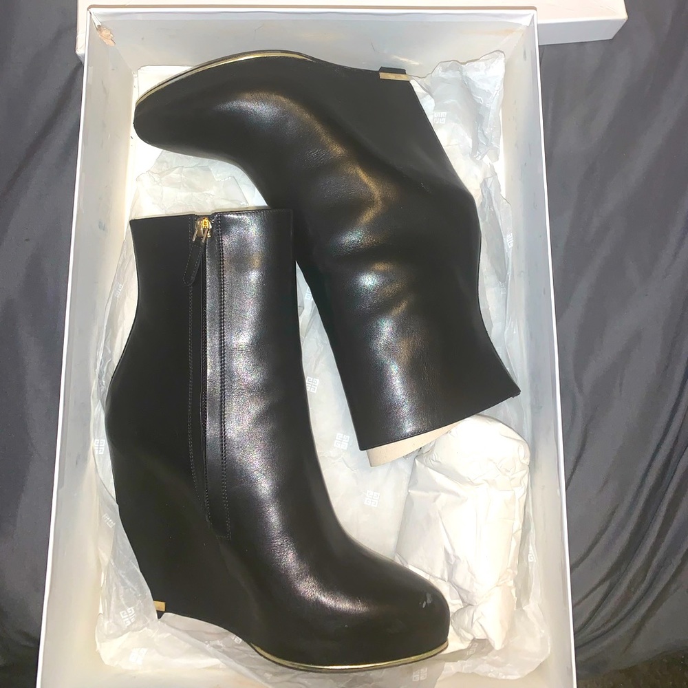 Authentic GIVENCHY Mid-Calf boots ✨